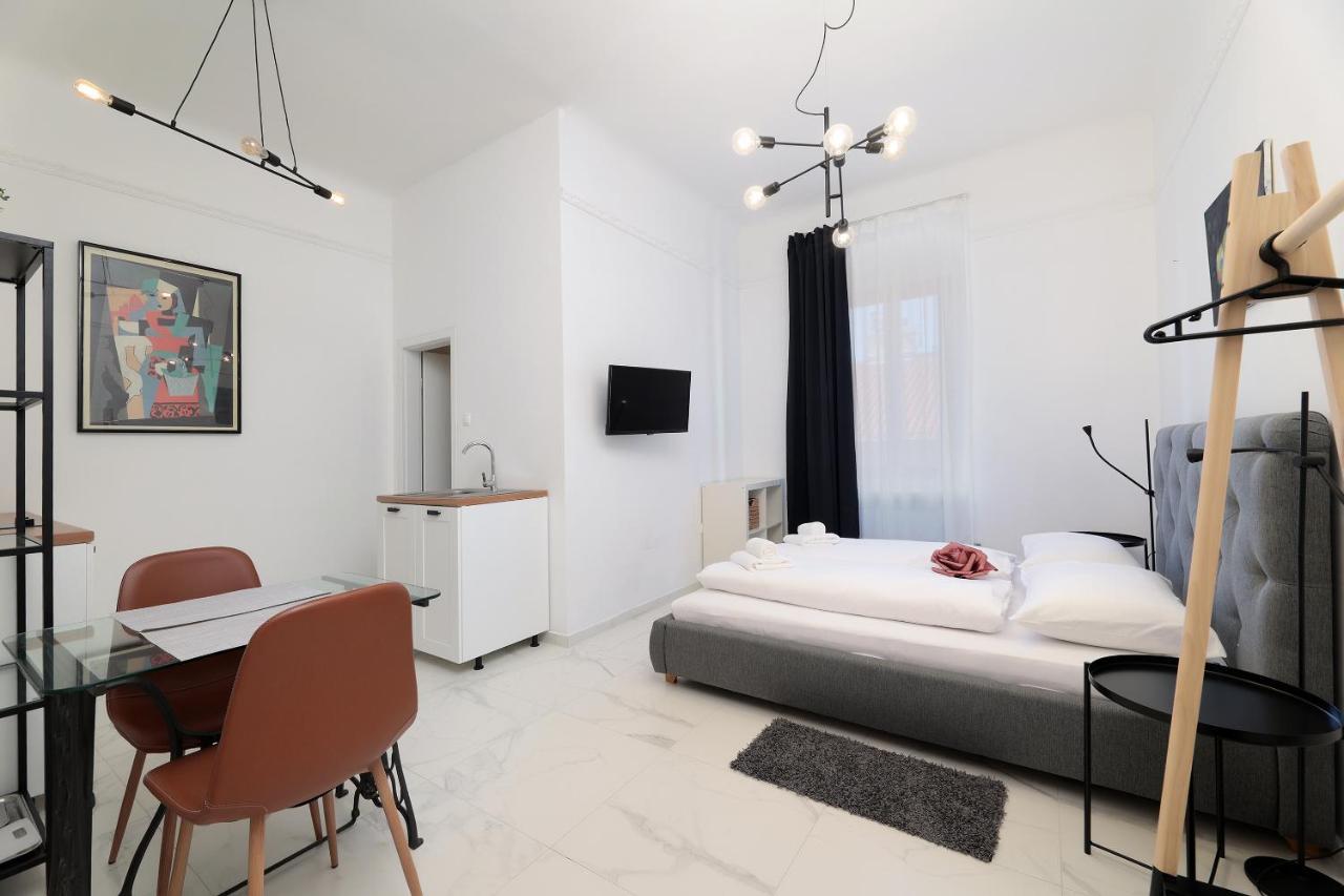 רייקה Apartments Luan מראה חיצוני תמונה